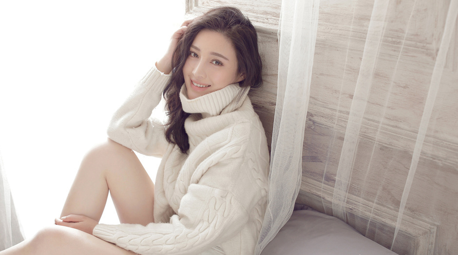 甘婷婷冬日性感毛衣写真慵懒迷人(5)