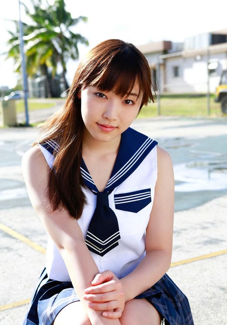 谱久村圣活力学生装写真美图(2)