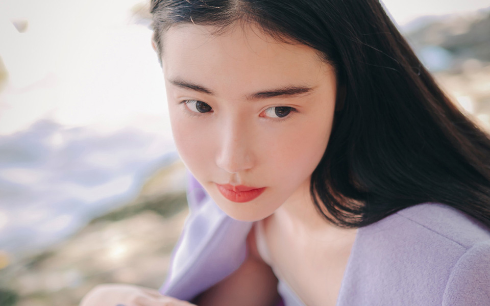 复古女神张辛苑伏尔塔瓦河畔写真(2)