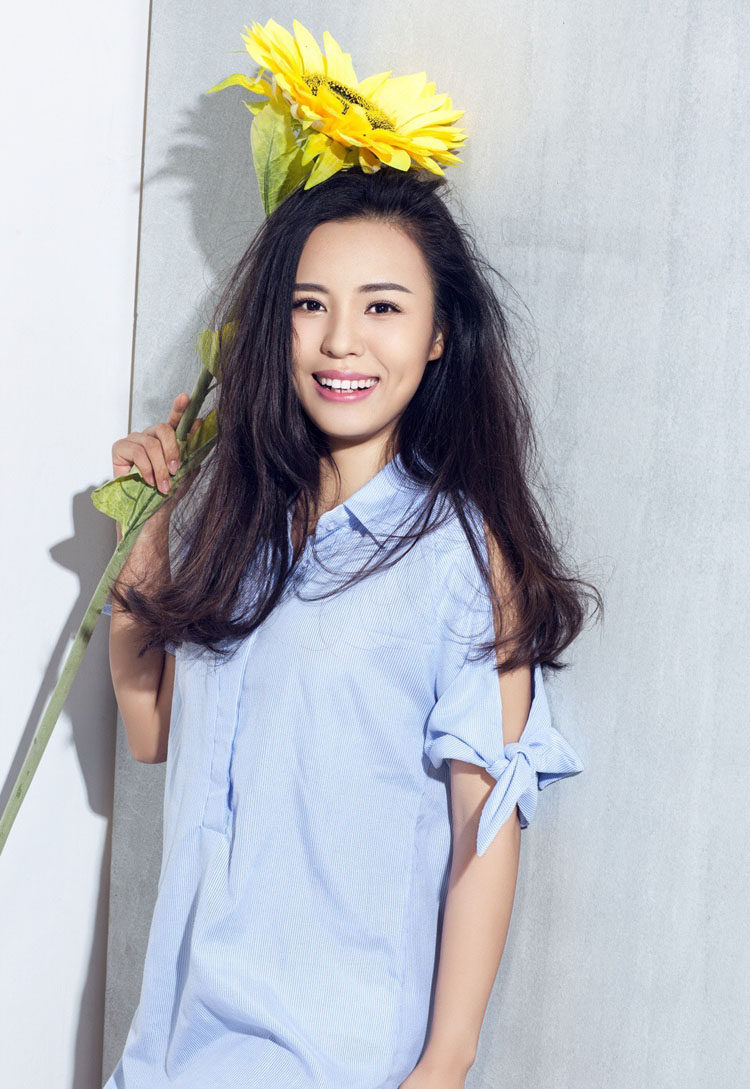 熊梓菱淡色调唯美花朵精美写真(2)