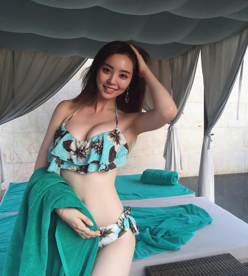 曹世辉南韩环球小姐美胸美腿(2)