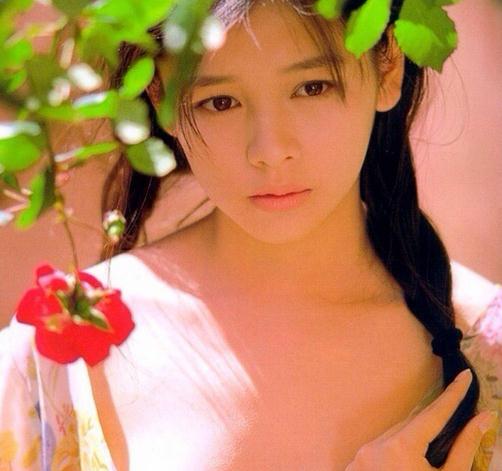 扒扒小小年纪就拍裸露戏的10大女星,最小的只有14岁(3)