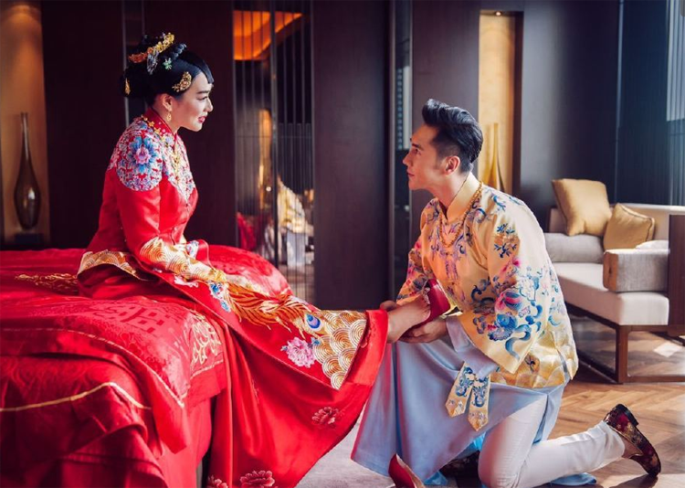 钟丽缇张伦硕中式礼服曝光(4)