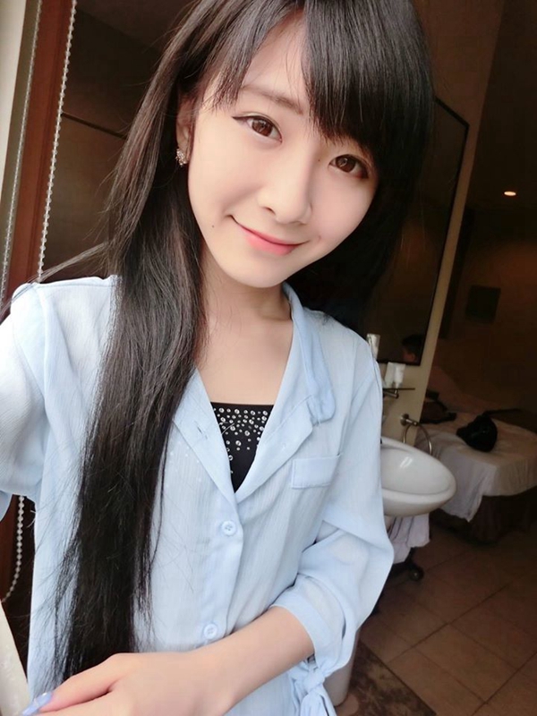 台湾人气甜美网红陆子玄清纯自拍(2)