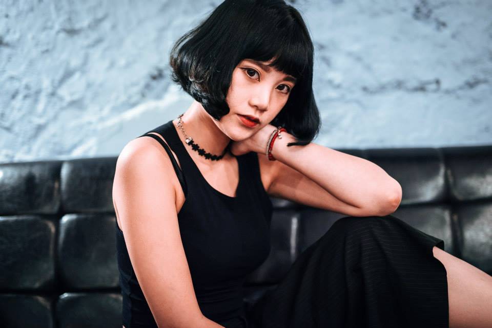 李优日系文雅风格个性写真(3)