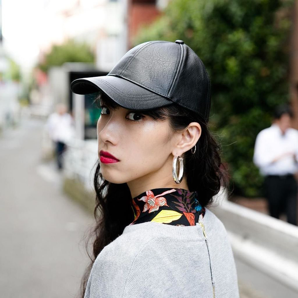 中田胡桃花色户外时尚写真美照(3)