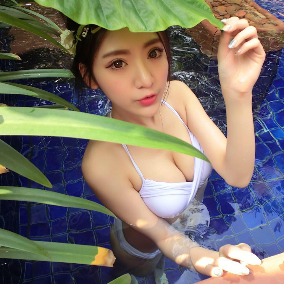 黄冠洁比基尼甜美自拍美照(6)