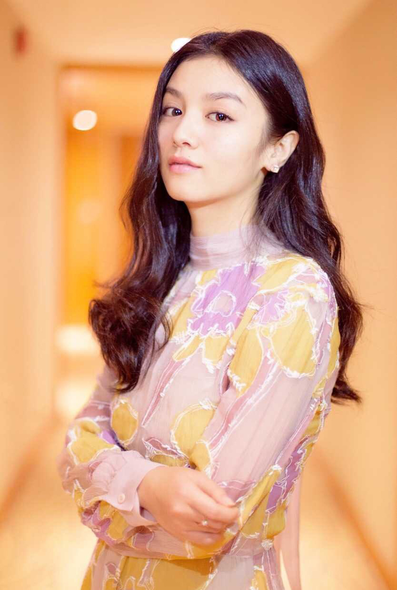 春夏气质花色裙摆清新出席红毯(2)