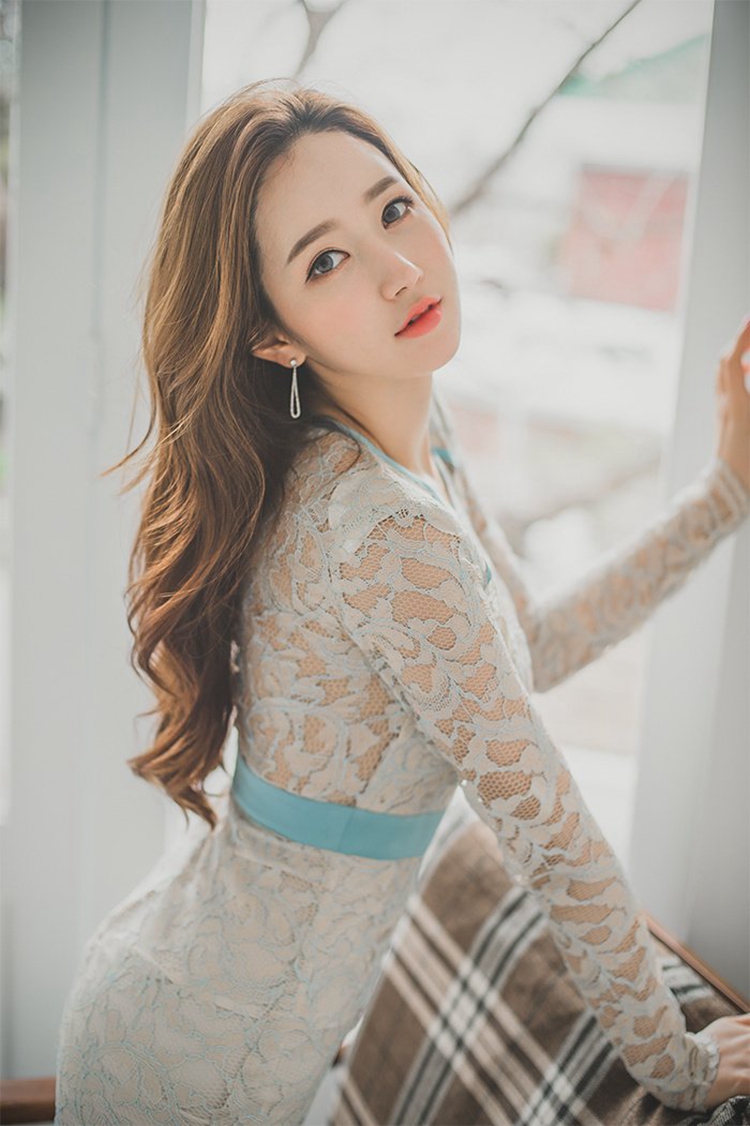 李妍静蕾丝性感倾心私房写真曝光(3)